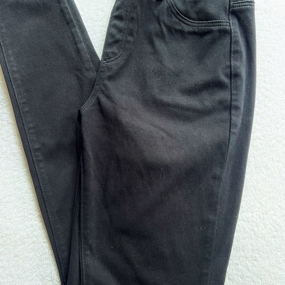 Ultra stretchy UNIQLO pull on jeans -like NEW - Picture 3 of 5